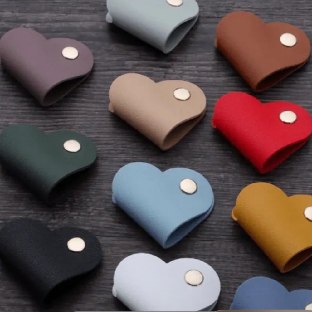 Heart Cable Organizer Strap - Leather Cord Holder mystery color - Picture 3 of 6